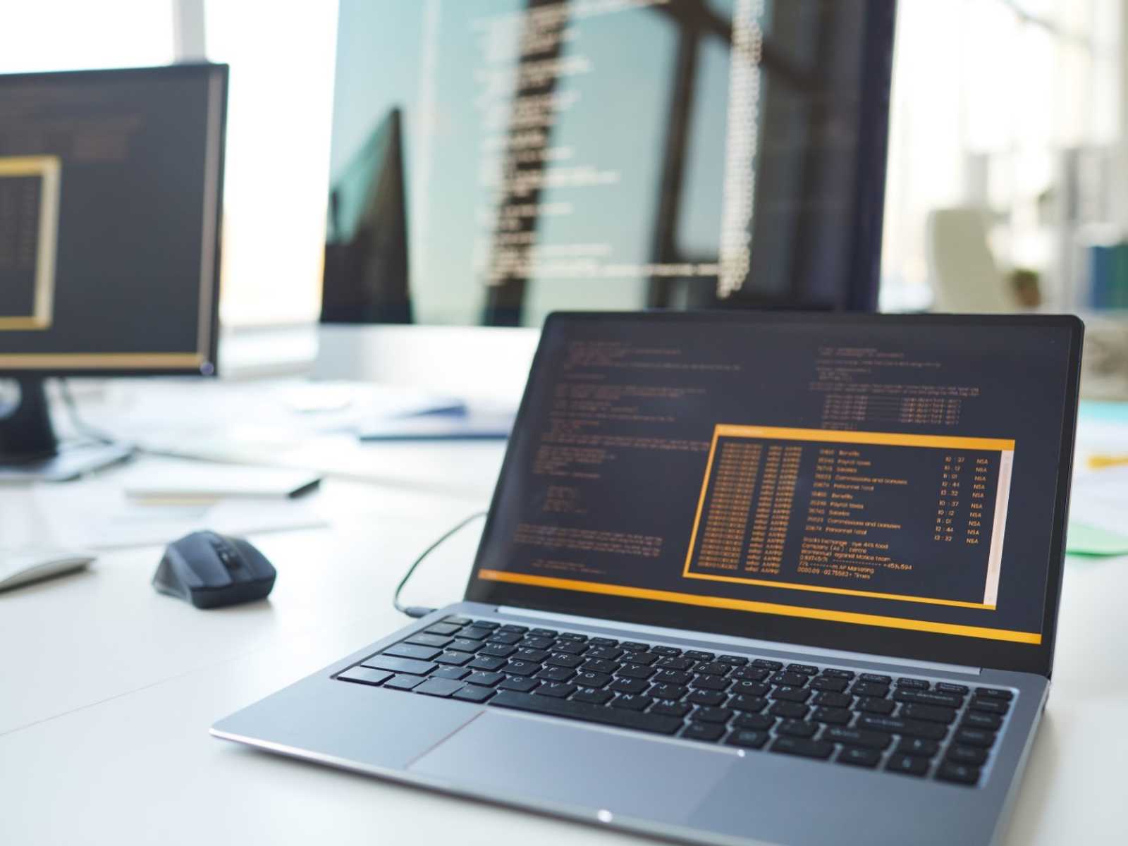 Website Abo Technik | Code auf einem Laptop Website Abo Technik | Code auf einem Laptop